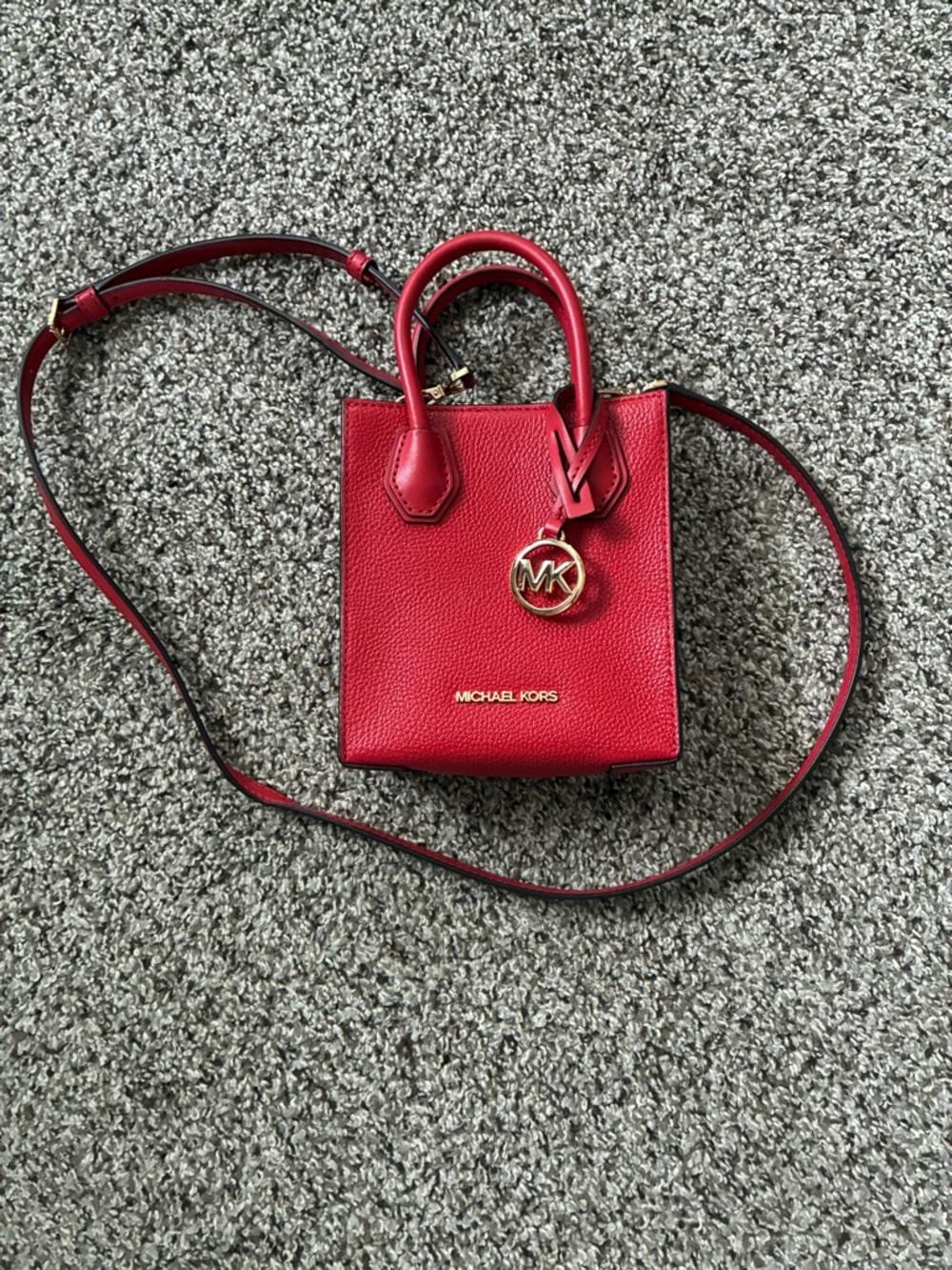 🚚 Ships FREE - Michael Kors Mercer Red Pebbled Leather Tote Crossbody w/Charm